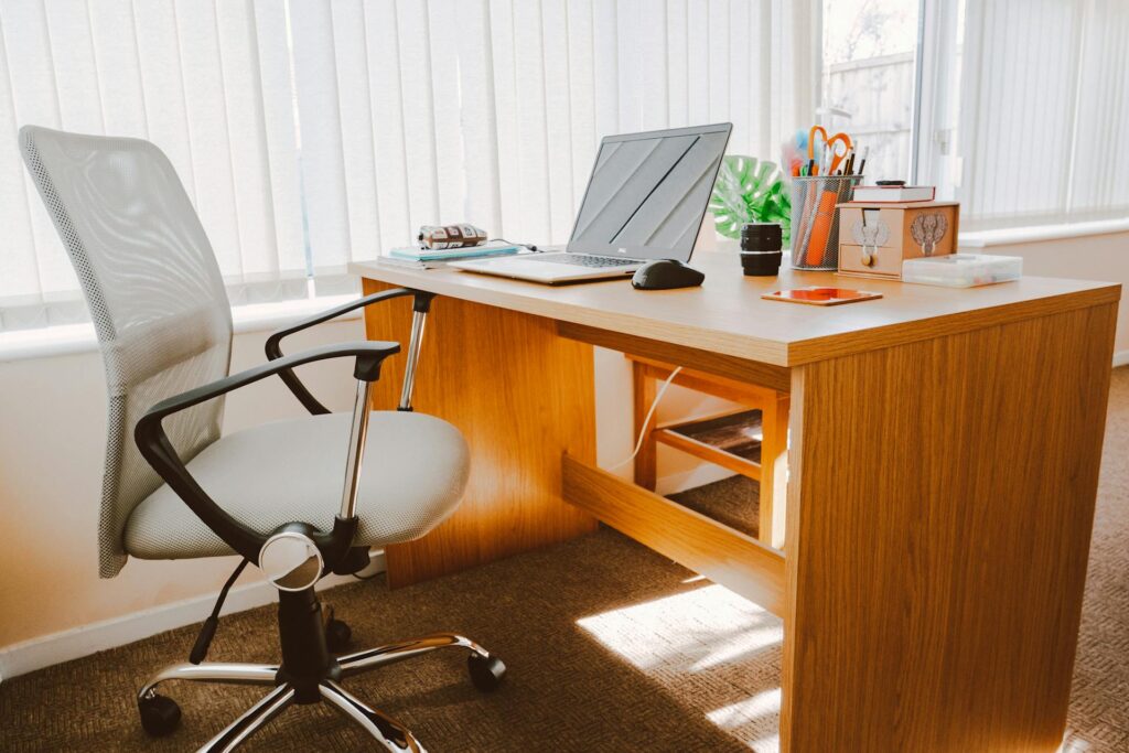 Régler sa chaise ergonomique bureau bois guide 2026